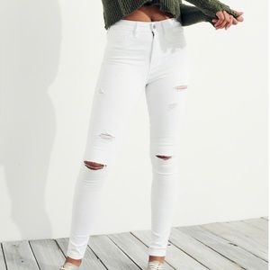 Hollister white skinny jeans, size 3R